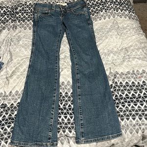 blue jeans: bootcut, dark blue jean